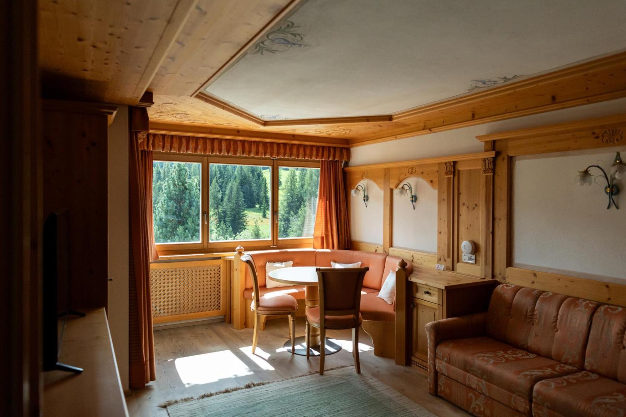 Hotel Gran Paradiso San Cassiano  Luaran gambar