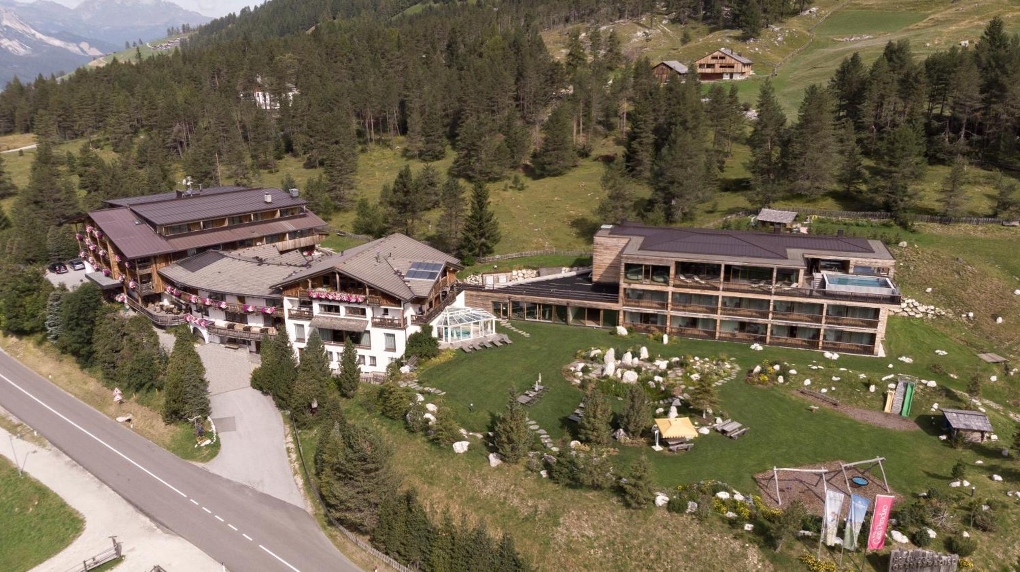 Hotel Gran Paradiso San Cassiano  Luaran gambar